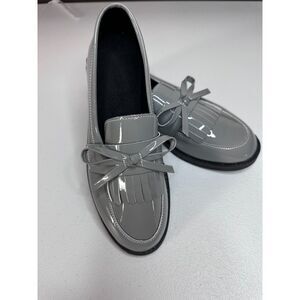 Women’s Gray Patent Faux Leather Loafers Size 39 (8.5) Bow Fringe Slip-On Flats